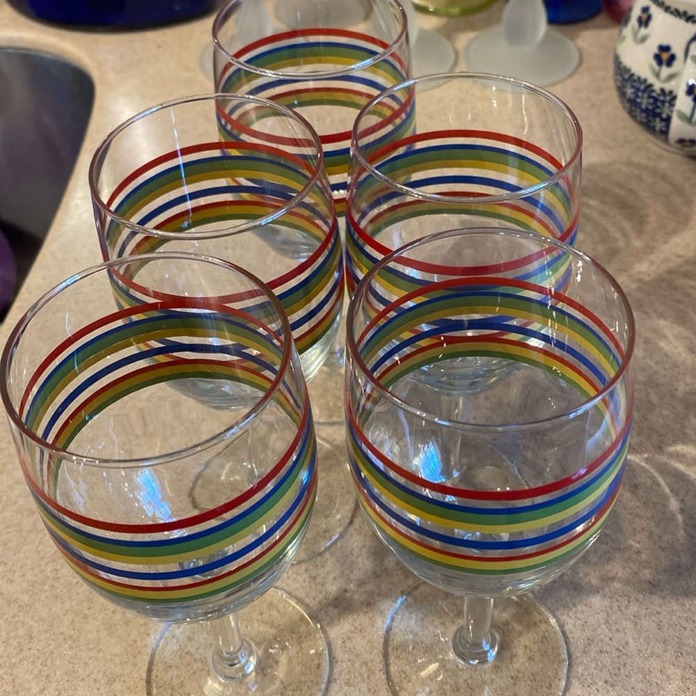 Vntage Libbey Fiesta glasses set if 5. Like new. Discontinued pattern. 7.0 inch